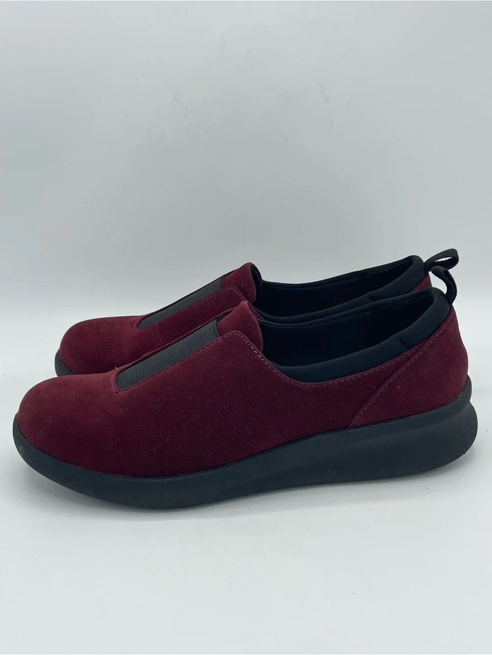 Clarks Cloudsteppers Sullivan Casual Slip-On Suede Sneakers in Burgundy